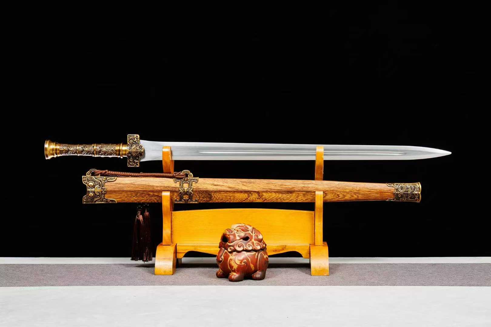 Kiếm Hán Tứ Diện Thú Văn – Trảm Lâu